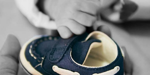 Notre guide pour trouver la bonne taille de chaussures pour votre bébé